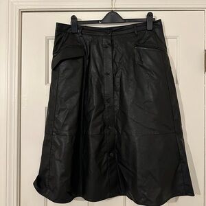 Banana Republic Black Button-Down Vegan Leather Skirt - Midi length
